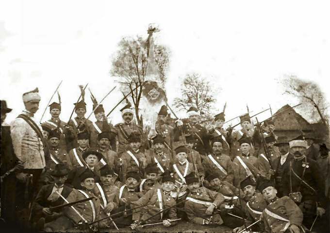 Wojsko Majdaskie w mundurach austriackich