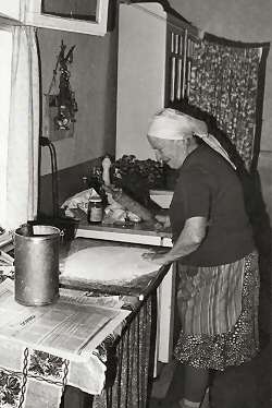Zofia Maecka w kuchni